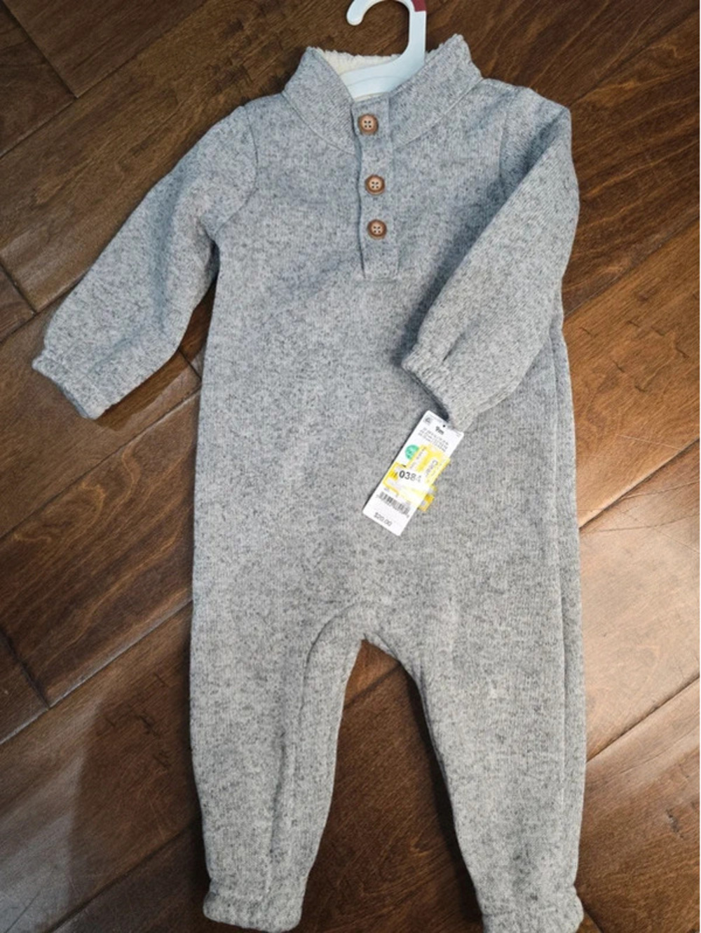 9m brand new outfit from carter's item, 384G5